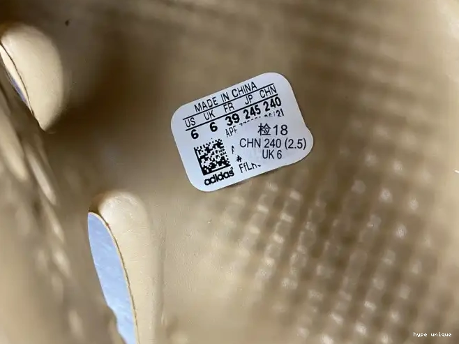hype GW3354 Ochre Foam RNNR Adidas Yeezy 0515